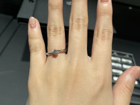 【エクセルコダイヤモンド(EXELCO DIAMOND)の口コミ】 デザインがオシャレで程よく豪華。広告にもメインで出ていた商品で、人気…