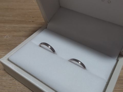 【宝寿堂(ほうじゅどう)の口コミ】 あらかじめデザイン案は二人で相談しており、プラチナにピンクゴールドを…