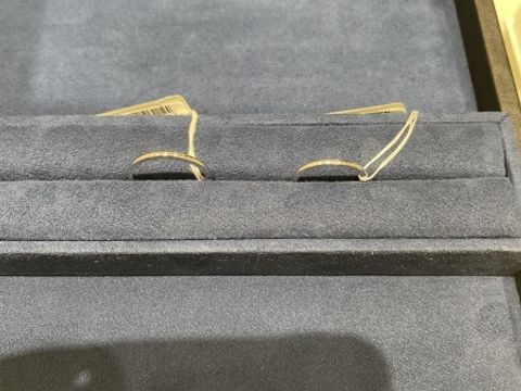 【4℃ BRIDAL(ヨンドシーブライダル)の口コミ】 細身で華奢なデザインのものを求めていたので、男女共に細身のデザインが…