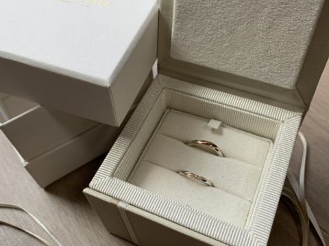 【BIJOUPIKO(ビジュピコ)の口コミ】 とにかくデザインがいい。
ピンクゴールドが入っていて、単調なデザインで…