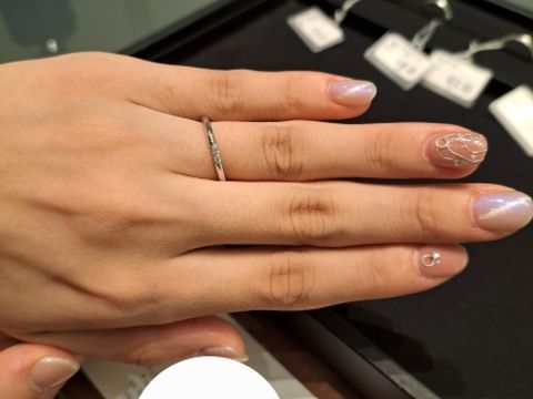 【ティファニー(Tiffany & Co.)の口コミ】 ダイヤモンドが3つあしらわれたリングです。素材はPt950。ダイヤモンドが…