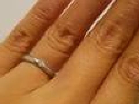 【ティファニー(Tiffany & Co.)の口コミ】 昔からティファニーの指輪に憧れていました。
結婚指輪はティファニーでと…