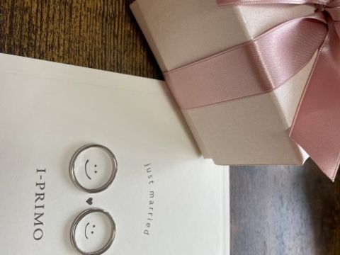 【アイプリモ(I-PRIMO)の口コミ】 ストレートの形だけど、ウェーブのように見えるラインが入ったデザインが…