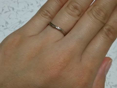 【Dolfani(ドルファーニ )の口コミ】 友人がこちらの指輪をしていて、すごく綺麗で憧れていたので、こちらにし…