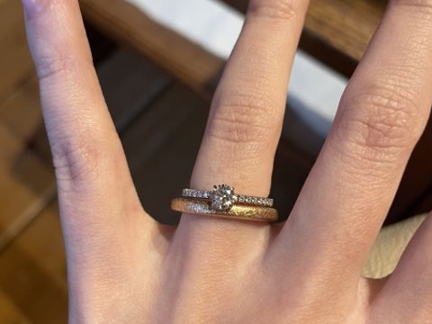 【ichi(イチ)の口コミ】 デザインがとても可愛くて気に入りました。表面にザラザラした加工が入っ…