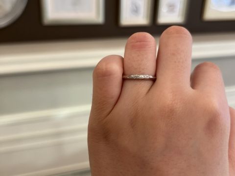 【BIJOUPIKO(ビジュピコ)の口コミ】 きらびやかなダイヤモンドが輝く綺麗なプラチナの指輪です。つけている時…