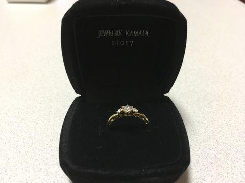 【JEWELRY  KAMATA(ジュエリーかまた)の口コミ】 結婚情報誌を見て、見に行ってみようと二人で結婚指輪を見に行きました。…