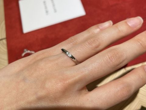 【出雲結(いずもゆい)の口コミ】 シンプルなデザインのため、身につける場所や、服装を選ばない指輪だと思…
