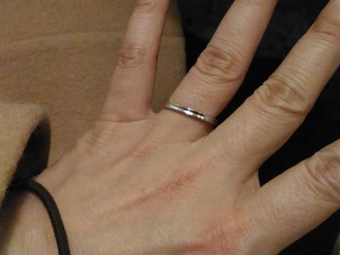 【voulez vous(ヴーレ・ヴー)の口コミ】 ストレートのシンプルなデザインですがなかなか他では見つからないデザイ…