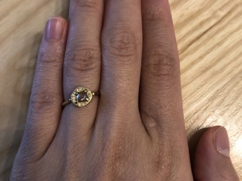 【monaka jewelry(モナカジュエリー)の口コミ】 指輪のデザインがアンティーク調で個性的なのに惹かれて購入しました。一…