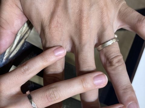 【杢目金屋(もくめがねや)の口コミ】 木目模様が世界に一組しかないという特別な感じがとても魅力的。実際に木…