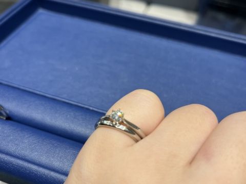 【銀座ダイヤモンドシライシの口コミ】 つけ心地はとても良いです。シンプルなデザインでお探しの方はおすすめで…