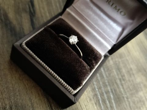 【アイプリモ(I-PRIMO)の口コミ】 サプライズ用の指輪のため、デザイン等は選んでいないので指輪自体に現状…