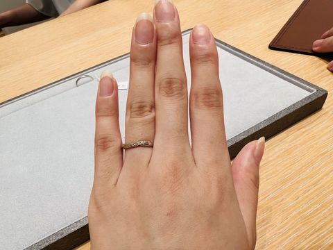 【STAR JEWELRY(スタージュエリー)の口コミ】 二つを合わせるとハートのデザインになるという、結婚指輪にぴったりのデ…
