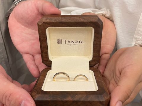 【TANZO.(鍛造指輪)の口コミ】 たくさん悩みましたが、プラチナとゴールドのコンビミルのちょっとクラシ…