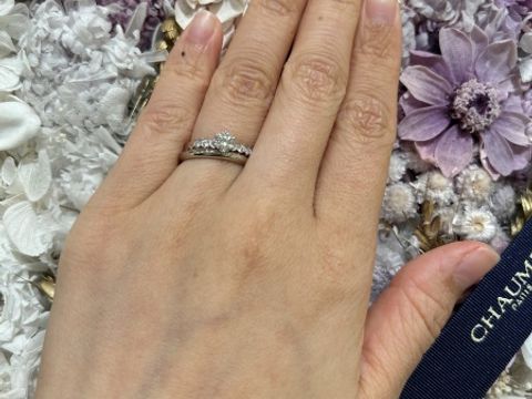 【ショーメ(CHAUMET)の口コミ】 ブランドのアイコンであるビーマイラブのリングにセンターダイヤが付いた…