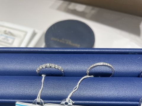 【銀座ダイヤモンドシライシの口コミ】 シンプルなデザインで飽きがこないので、一生付けることができると思いま…