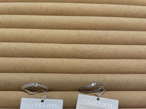 【TRECENTI(トレセンテ)の口コミ】 デザインがとても素敵で、付けた瞬間に欲しいと思いました。主人もダイア…