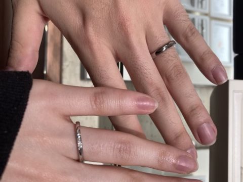 【俄(にわか)の口コミ】 ゆるやかにカーブしているデザインが素敵で決めました。値段はデザインで…