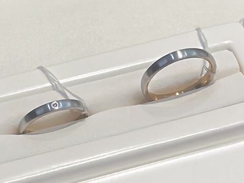 【俄(にわか)の口コミ】 もくめのようなデザインで、とにかくおしゃれ、個性的です。金属でこんな…