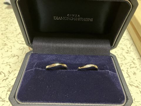 【銀座ダイヤモンドシライシの口コミ】 最初シンプルな指輪を探していたが、試着しているうちに、少しダイヤがあ…