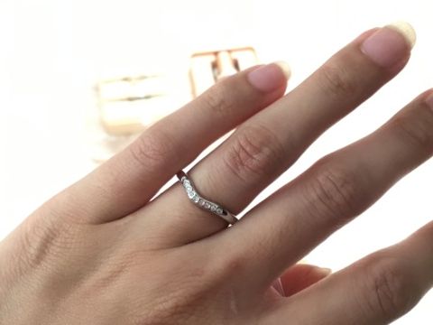 【ティファニー(Tiffany & Co.)の口コミ】 指馴染みの良さ、可愛らしさ、高級感のある指輪でした。手が綺麗に見える…