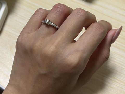 【ブシュロン(BOUCHERON)の口コミ】 エタニティリングもかわいいけど、憧れの一粒ダイヤも欲しくなるだろうな…