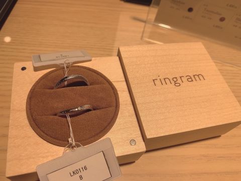 【ringram(リングラム)の口コミ】 ウェーブの形で探していました。天の川のデザインがとても綺麗で良かった…