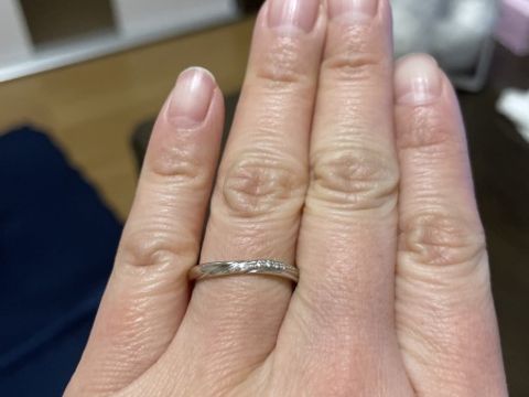 【銀座ダイヤモンドシライシの口コミ】 デザインがシンプルでいてダイヤモンド少し付いており、普段使いしやすい…