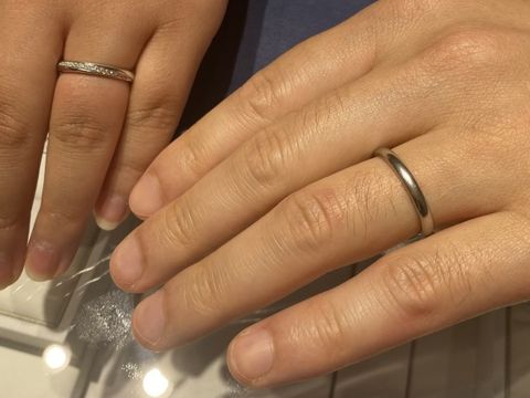 【銀座ダイヤモンドシライシの口コミ】 ダイヤが埋め込まれているので、キラキラが好きな方は良いと思います。エ…