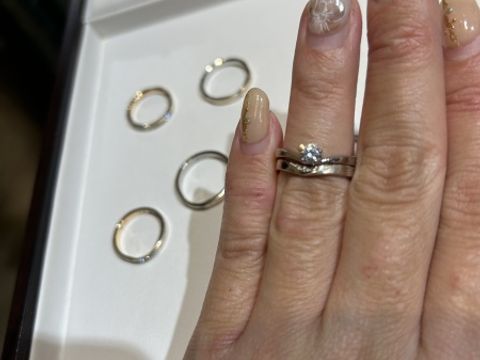 【杢目金屋(もくめがねや)の口コミ】 太めのリングですが、鍛造のためか肌馴染みもよく、付け心地に違和感があ…