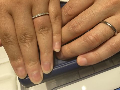 【銀座ダイヤモンドシライシの口コミ】 ハーフエタニティなので、TPOに合わせてプラチナ部分に変更できます。ダイ…