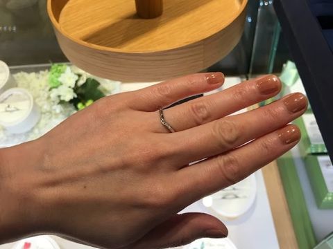 【BIJOUPIKO(ビジュピコ)の口コミ】 VIVAGEというブランドのVIVAGE （ レヴリー）という結婚指輪を試着しまし…