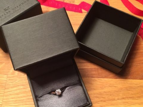 【ラザール ダイヤモンド(LAZARE DIAMOND)の口コミ】 婚約指輪は長くつけるものなので、品質が良いこととシンプルな飽きの来な…