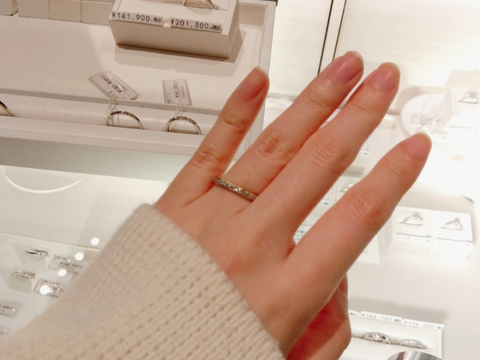 【Ponte Vecchio(ポンテヴェキオ)の口コミ】 外側がハーフのエターナリング、内側がピンクゴールドのプラチナになって…