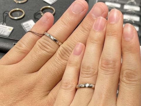 【エクセルコダイヤモンド(EXELCO DIAMOND)の口コミ】 イエローゴールドとプラチナのコンビネーションリングなので、リングが太…