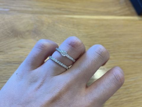 【BIJOUPIKO(ビジュピコ)の口コミ】 とにかくキラキラしたデザインのものに憧れており、試着させていただいだ…