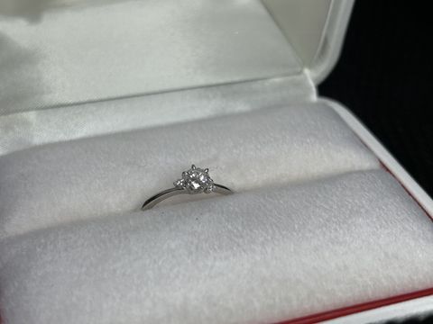 【目黒宝石店の口コミ】 結婚指輪をプラチナにする予定だったので同じくプラチナは必須でした。真…
