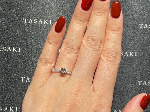 【TASAKI(タサキ)の口コミ】 金額とデザインが理想的だった。1粒ダイヤで、周りに細かいダイヤが付いた…