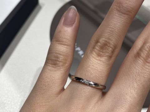 【アイプリモ(I-PRIMO)の口コミ】 丸みを帯びた形のため、付け心地がよく日常的に着用する結婚指輪として最…