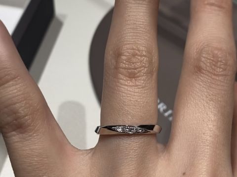 【アイプリモ(I-PRIMO)の口コミ】 派手すぎないけどオシャレなデザインだと思いました。斜めのデザインだけ…