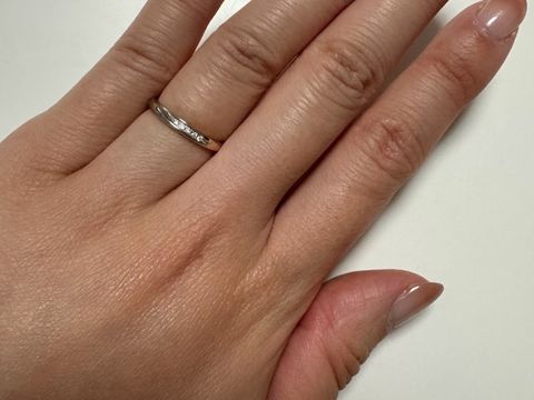 【俄(にわか)の口コミ】 デザイン性があり、他とは違って人とかぶりにくいと思いました。プラチナ…