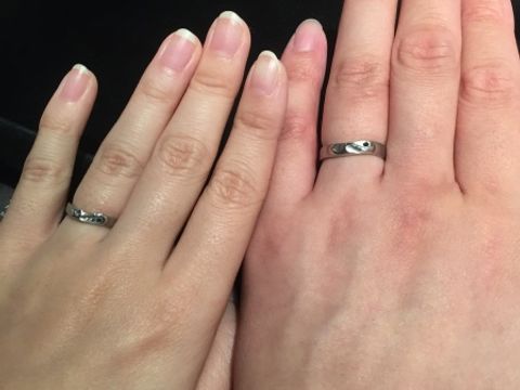 【JEWELRY  KAMATA(ジュエリーかまた)の口コミ】 婚約指輪を購入した店舗で購入しました。重ね付けすることを前提にしたデ…