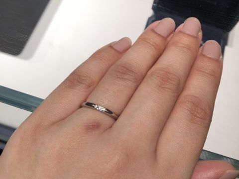 【銀座ダイヤモンドシライシの口コミ】 しっかりした輝きがあるので、シンプルながらも上品さと美しさがありどん…