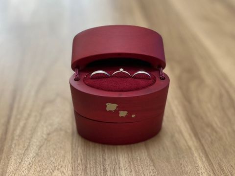 【ひなの口コミ】 ブランド「ひな」さんへの一目惚れ
ダイヤモンドの原石と磨いたものが交互…