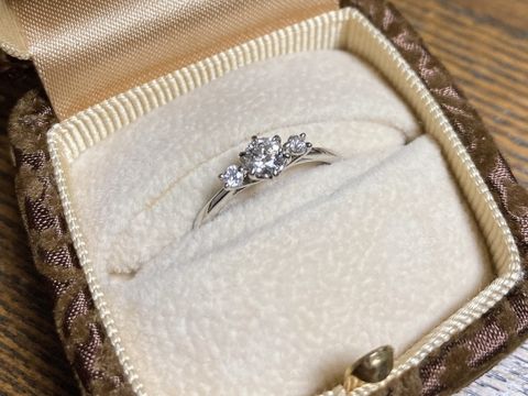 【アンジェリックフォセッテ(Angelique Fossette)の口コミ】 彼が選んでくれたのですが、王道かつ可愛いデザインに惹かれたそうです。…