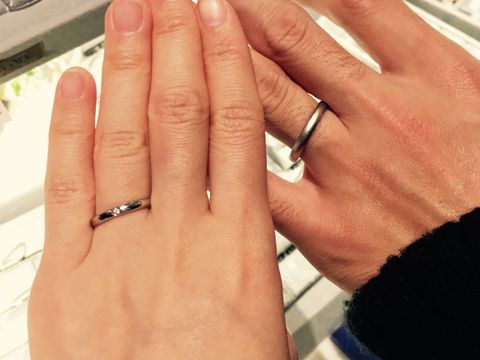 【ヴァンドーム青山(VENDOME AOYAMA)の口コミ】 シンプルなストレートの結婚指輪を探していました。つけ心地も良かったで…