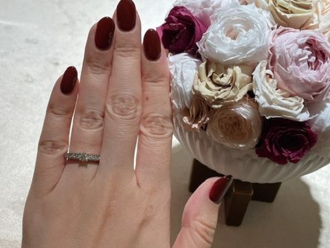 【ブルガリ(BVLGARI)の口コミ】 ハーフエタニティが真ん中の1粒ダイヤに向かって若干太くなっているような…