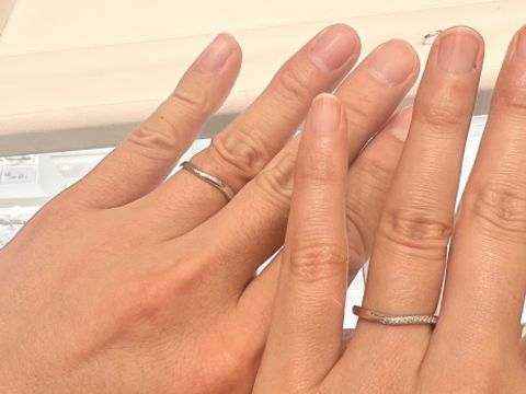 【festaria VOYAGE(フェスタリア ボヤージュ)の口コミ】 シンプルなデザインで、緩やかなV字がコンプレックスのある指を長く綺麗に…