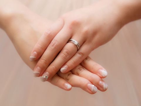 【銀座ダイヤモンドシライシの口コミ】 デザインはさりげないキラキラがあって、華美ではないけれどつけていてテ…